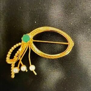 SHEIN Gold Brooch with Green and Pearl Accents